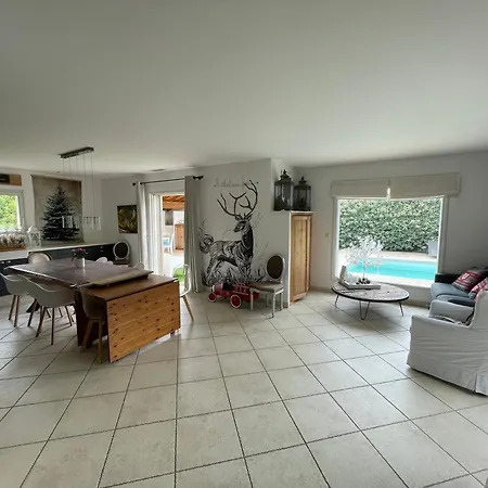 Casa vacanze Maison Avec Piscine Entre Et Montagne *