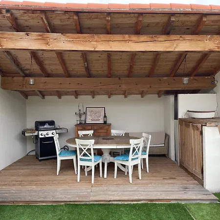 Maison Avec Piscine Entre Et Montagne Сasa de vacaciones *