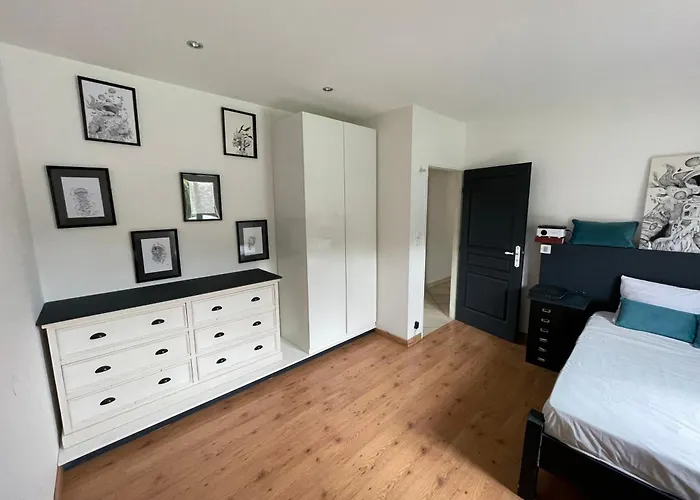 Maison Avec Piscine Entre Et Montagne Vakantiehuis *
