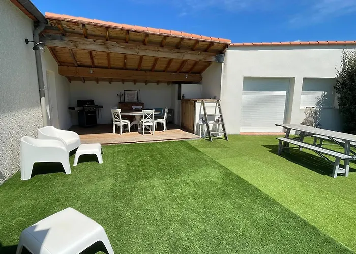 Vakantiehuis Maison Avec Piscine Entre Et Montagne *